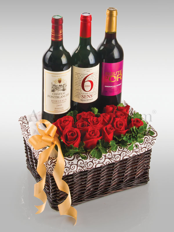 Wine Hamper: Supreme Delights