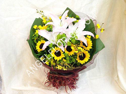 Flower Hand Bouquet: Smiling