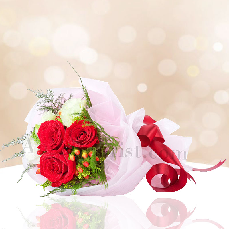 Flower Hand Bouquet: Strong Passion