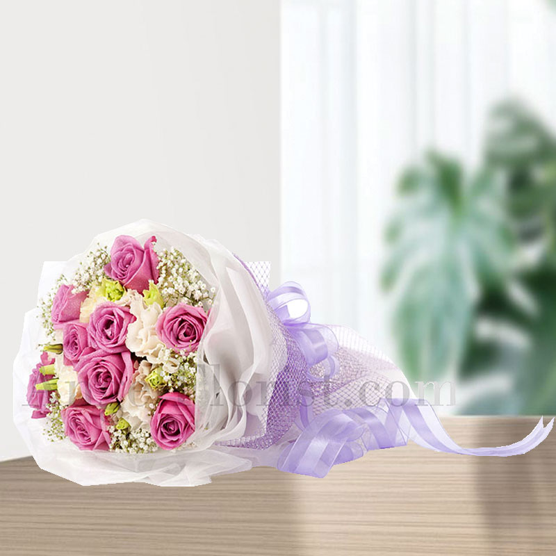 Flower Hand Bouquet: Lavish