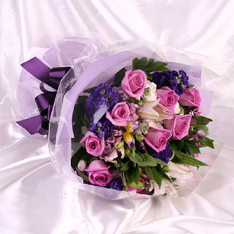 Flower Hand Bouquet: Her Majesty