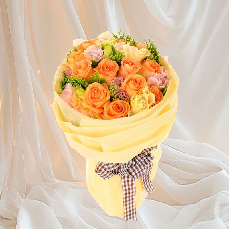 Flower Hand Bouquet: Radiant Beauty