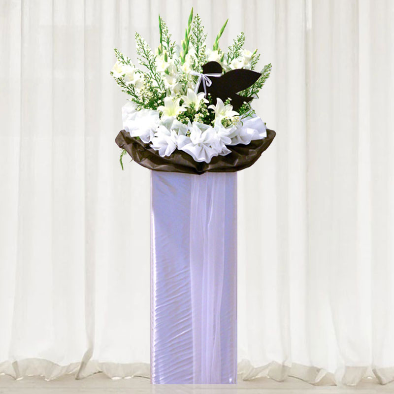 Condolence Wreath: Tranquility