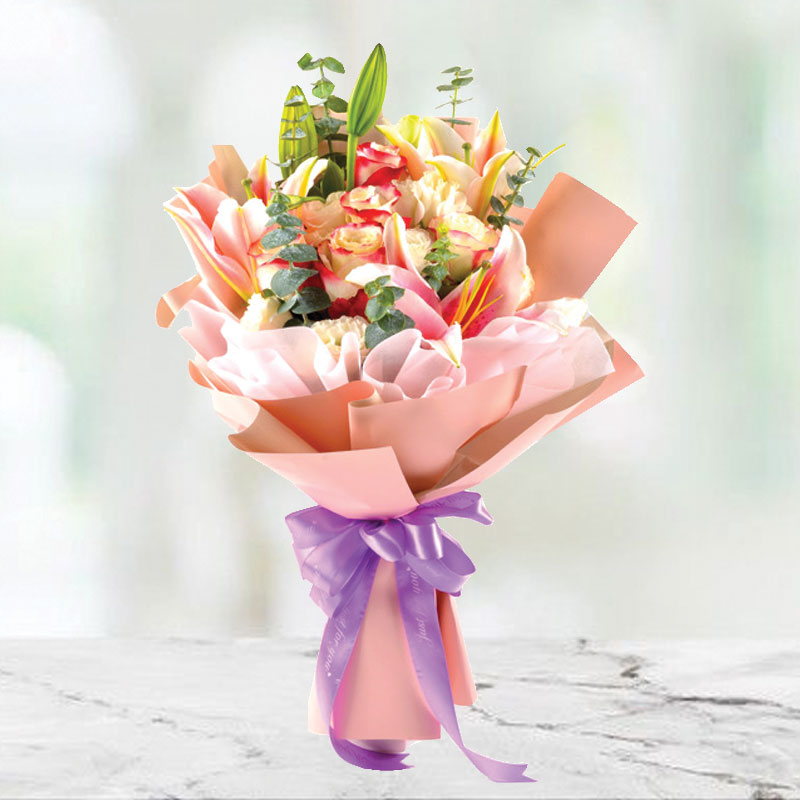 Hand Bouquet: Pink Beauty