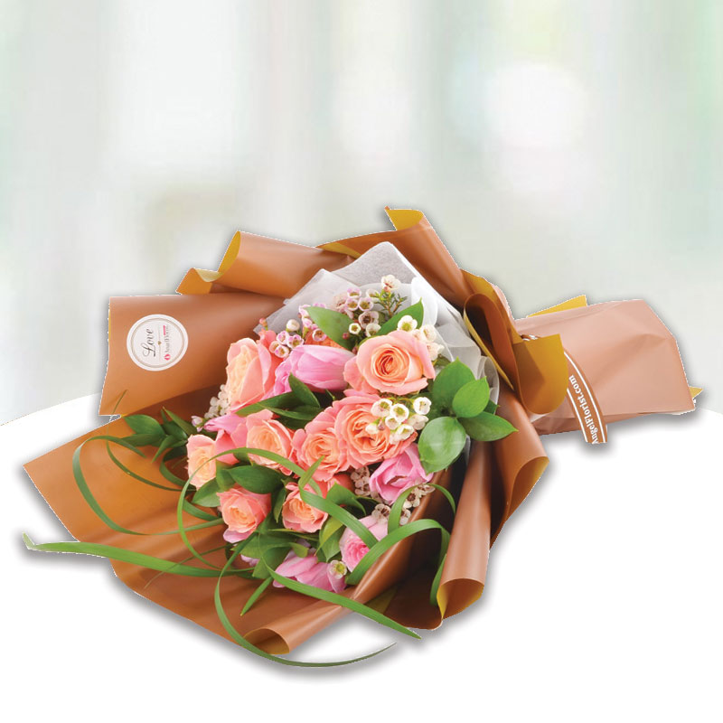 Hand Bouquet: Absolutely Stunning