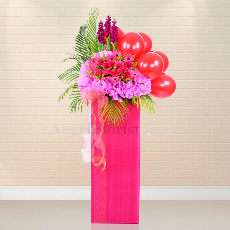 Opening Stand: Pink Success