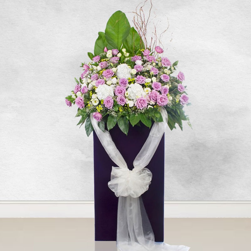 Condolence Flower: Warm Embrace