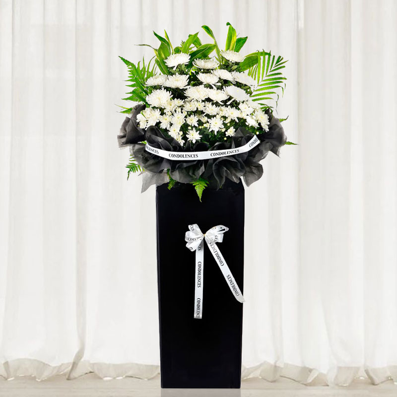 Condolence Wreath: Silence Moment