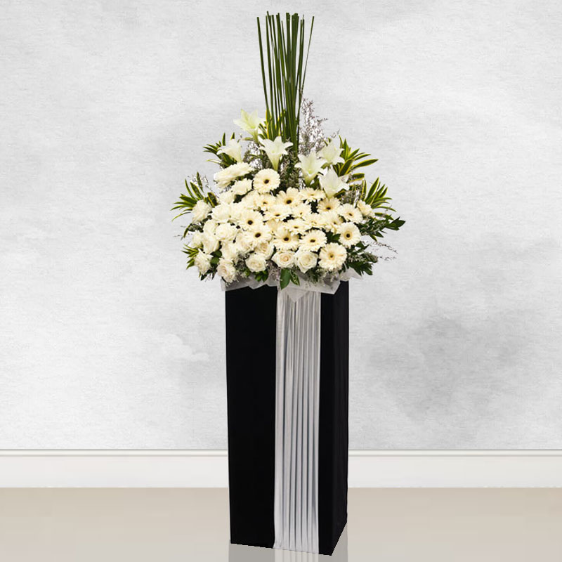 Condolence Wreath: Mellow