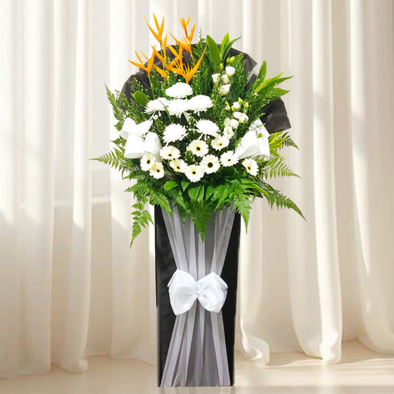 Condolence Wreath:Warm Farewell