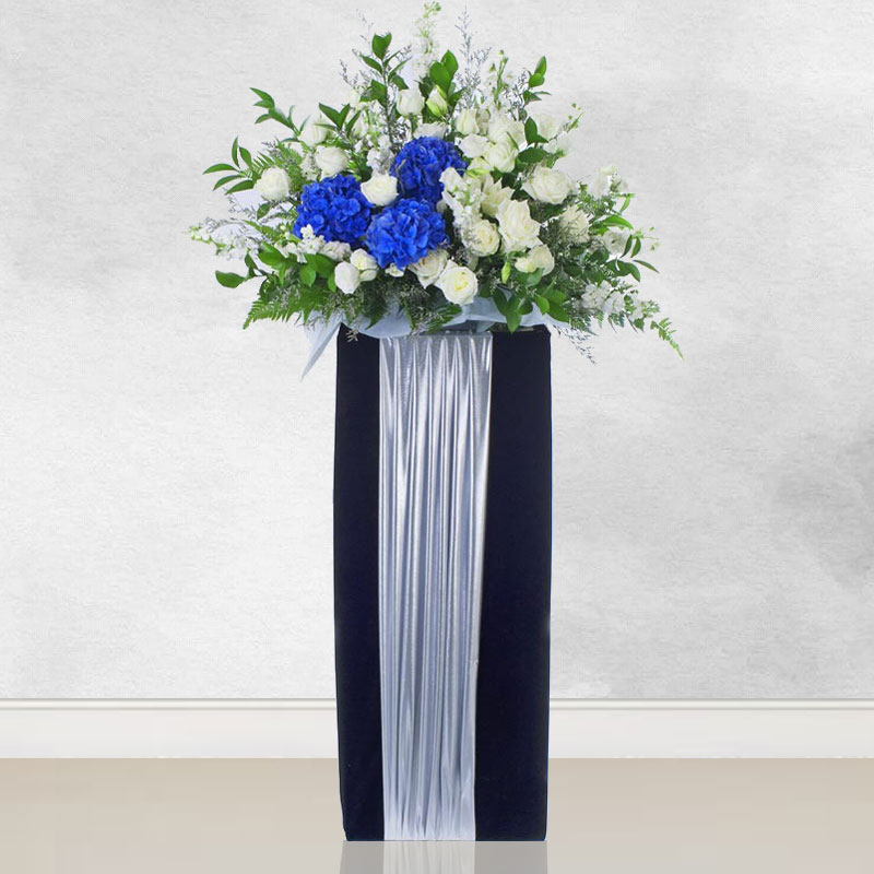 Condolence Flowers: Fond Farewell