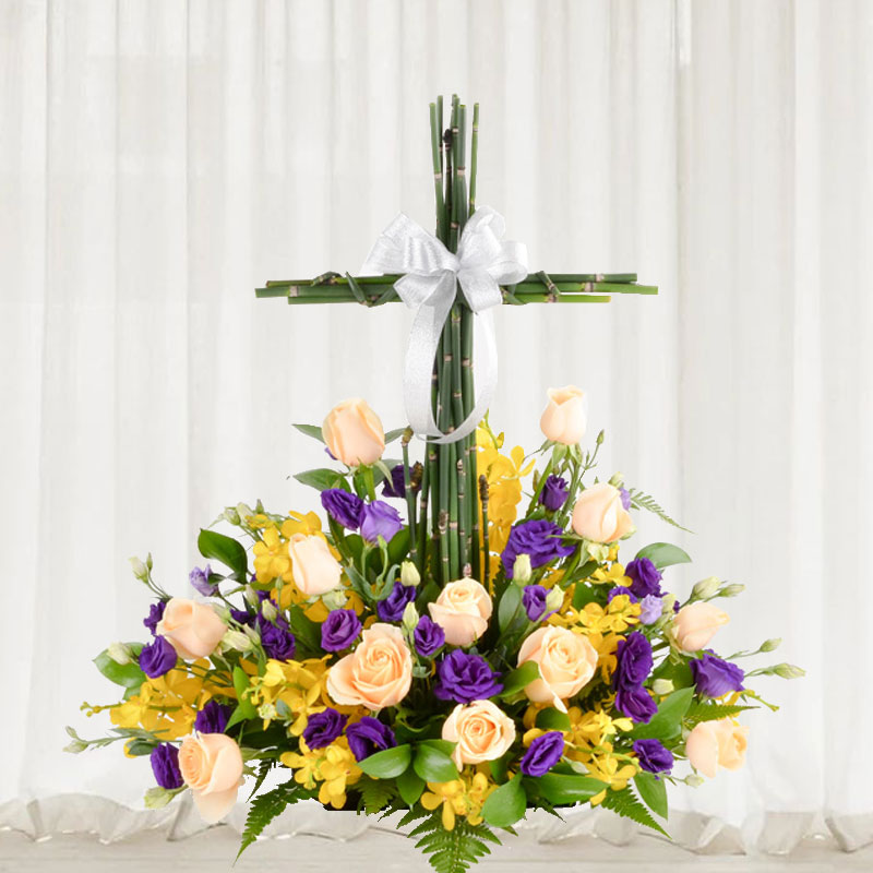 Condolence Flowers:Table Arrangement with Cross