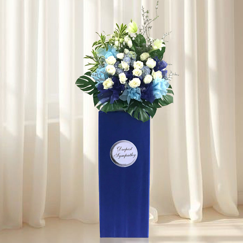 Condolence Wreath: Heartfelt Farewell