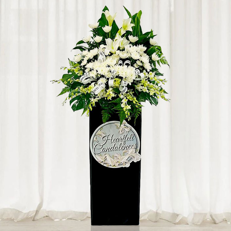 Condolence Wreath: Comforting Hugs