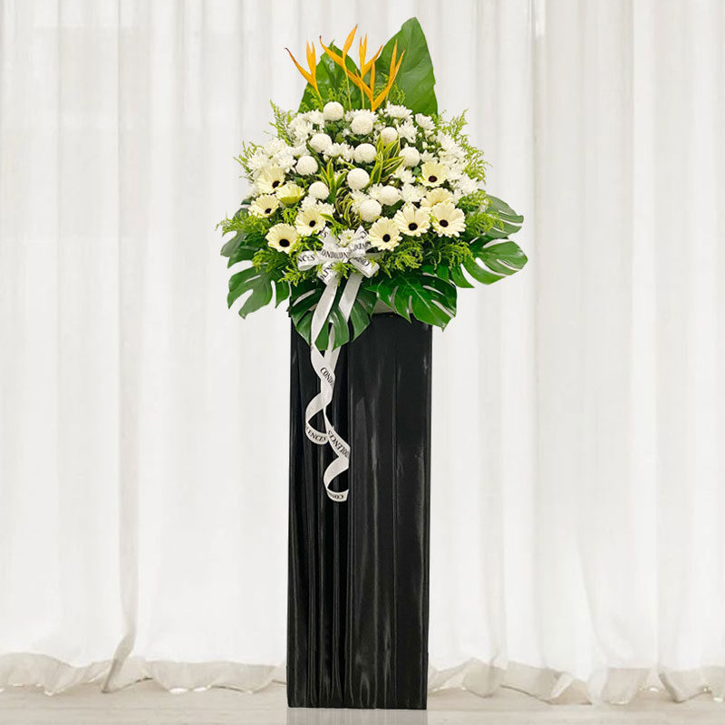 Condolence Wreath: Thoughts and Prayers