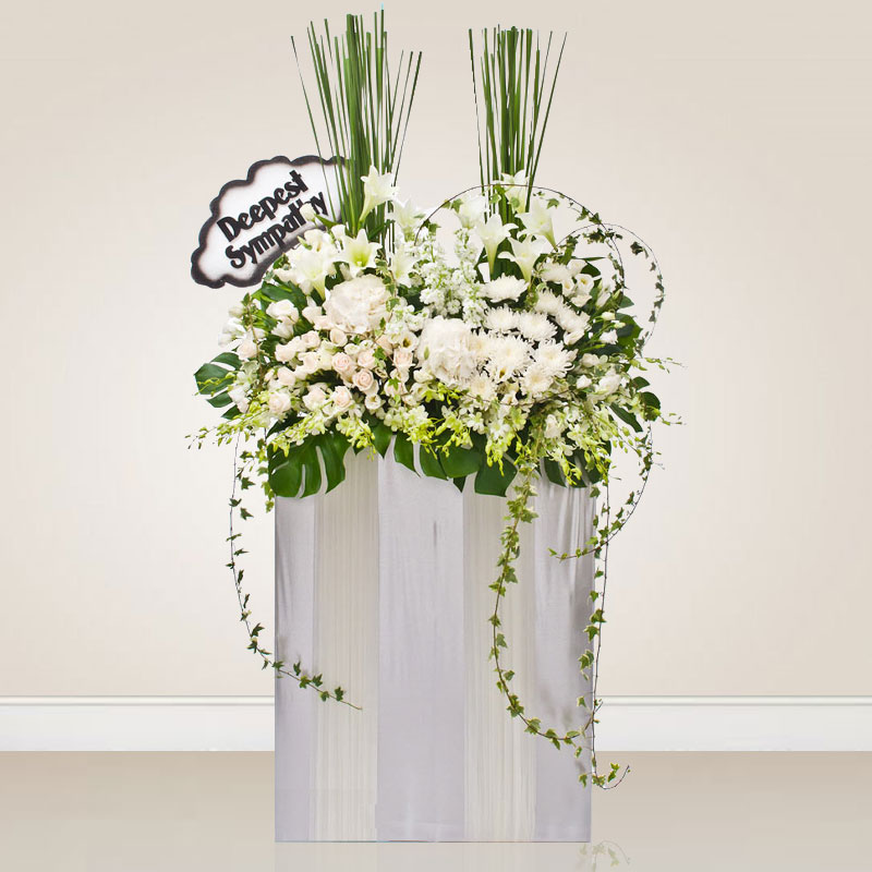 Condolence Wreath: Heartfelt Condolences