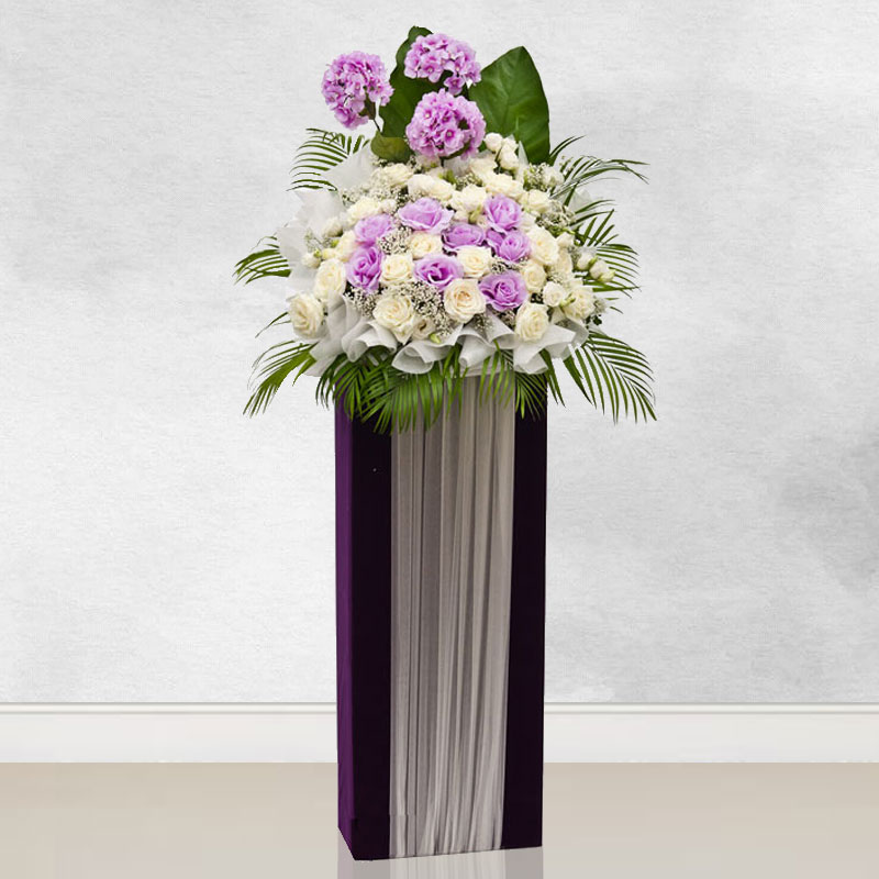 Condolence Wreath: The Memories of Love