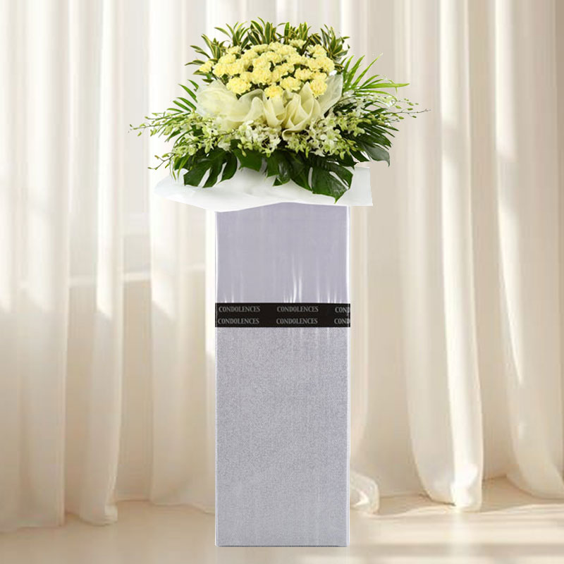 Condolence Wreath: Tenderness