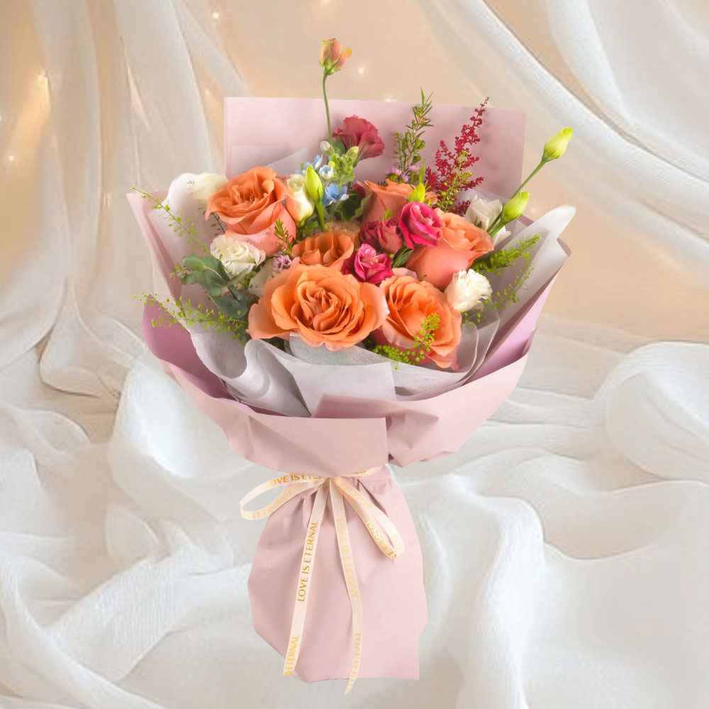 Hand Bouquet: Frosted Rose