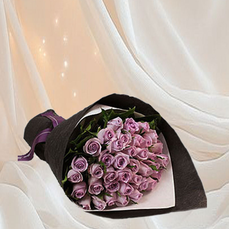 Hand Bouquet: Elegance